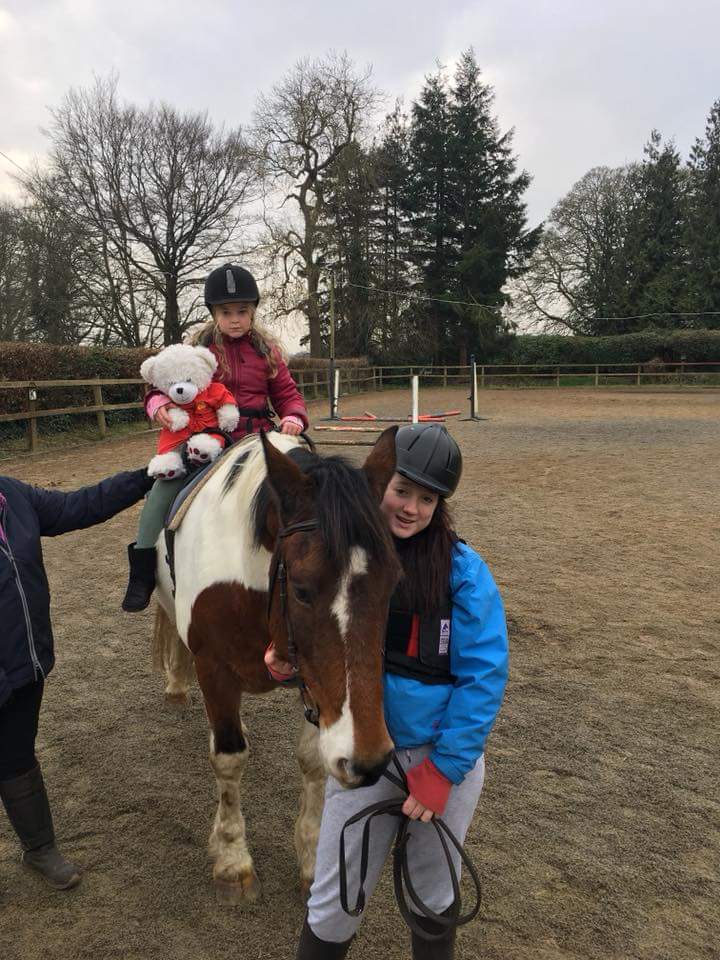 We had no idea that Minstrel 🐴 was doing tandem rides today 😂 Lilly the Bear obviously didn’t want to miss out on all of the fun that Robyn was having! 🐴❤❤ #Ability #TherapeuticRiding #EquineAssistedTherapy