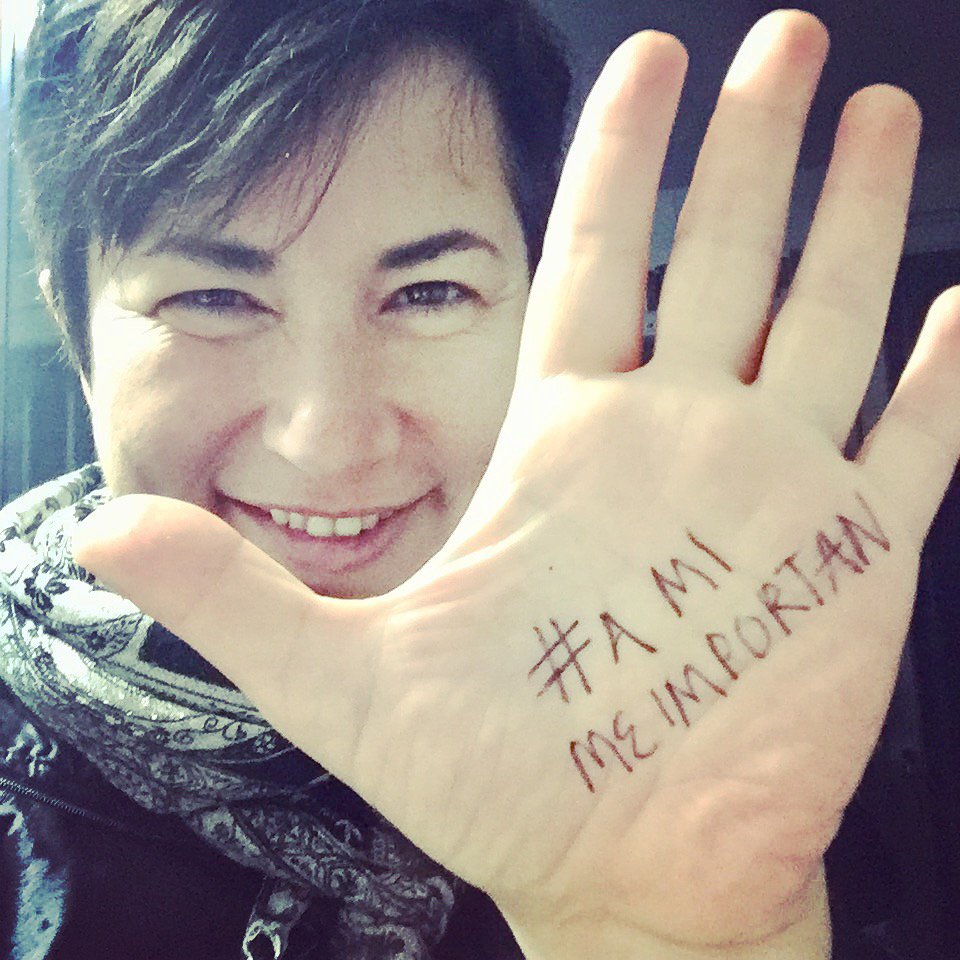 AnaMillennials's tweet photo. Solidaridad con el #DiaEnfermedadesHuerfanas para que cada vez haya más investigación. #AMiMeImportan. Un trend topic para cambiar al mundo 👍😊 https://t.co/fZ154Cf4kh