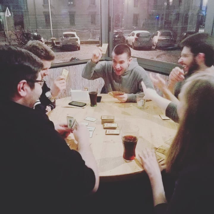 Strafess1's tweet photo. I sabato sera, quelli in cui si mangia bene, si beve ottima birra, si gioca tanto e si conoscono persone interessanti!!!
#games #ludotime #ludopub #iseolake #clusane #lifeisagame https://t.co/TYYSlkYPPn