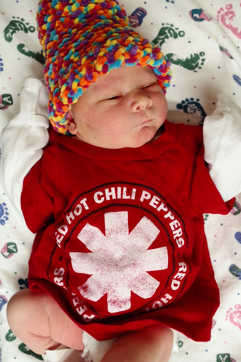 TheGeekViper's tweet photo. Can't be awesome your whole life if you don't start the first day 😇 #DaddysLittleChiliPepper #GirlsRock
Thanks to @ChiliPeppers for the shirt and @LDSHospital for the sweet #FleaStyle hat! https://t.co/CPk1j4g7FN