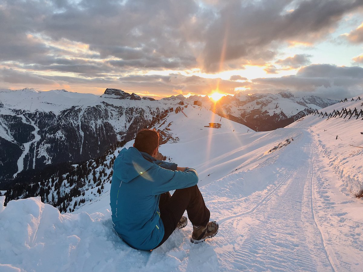 A volte, le parole non servono. instagram.com/p/Bfof9thHFqP/ #rifugiofredarola #canazei <a href="/VisitTrentino/">Visit Trentino</a>