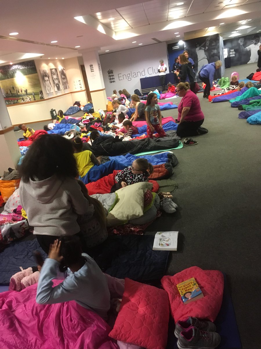5CroydonBrownie's tweet photo. 5th croydon &amp; 8th South Croydon &amp; 1st Bedfont Brownies #TheBigSleepover2018  #WTD2018 #LSWIMPACT2018 #ThisIsImpact @Girlguiding  @GuidingCroydon @Guiding_LaSER THANK YOU @girlguidingLSW https://t.co/NB8bFjyRfK