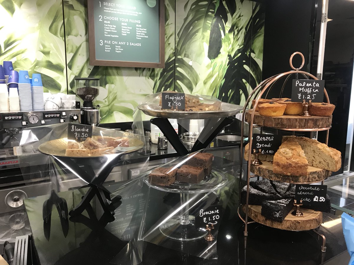 Refresh1FC's tweet image. Cakes are happening at Refresh #getinthere