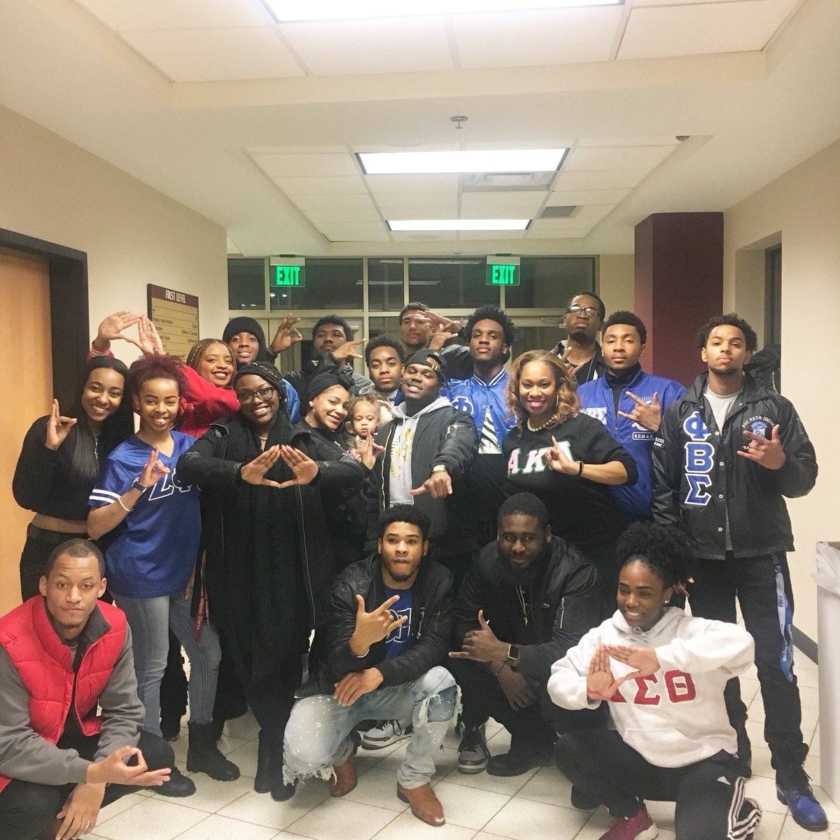 VibrantC08's tweet photo. THANK YOU to all the Divine 9 that showed up and showed out at the @SecondEb Battle of The Bands for our College Weekend Friday night! Thank you for performing for our students! #nphc #greekunity #collegewknd2k18 #secondebenezer #battleofthebands #divinenine https://t.co/O0RYS0Mvlj