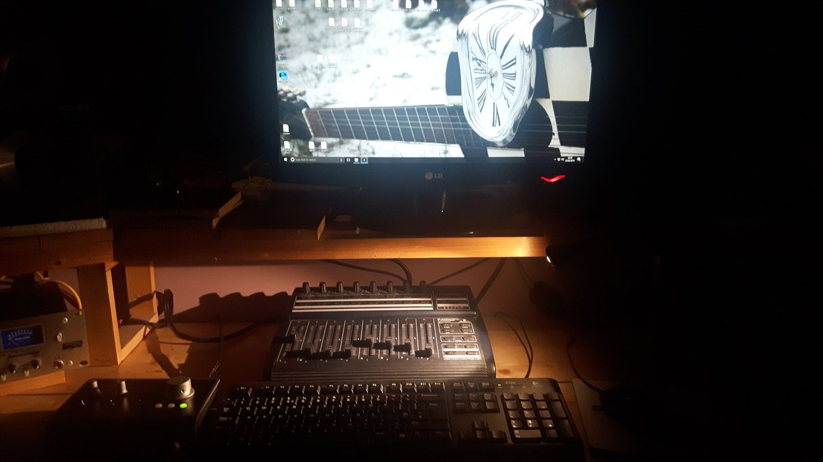 arteagamusic's tweet photo. All you need to mix is good pair of ears, a good old #BCF2000 and of course, an #id14 #musicproducer #mixingmornings #NewMusic #composer #recordingstudio #homestudio #Mixing #audient https://t.co/HMRE6KXqVj