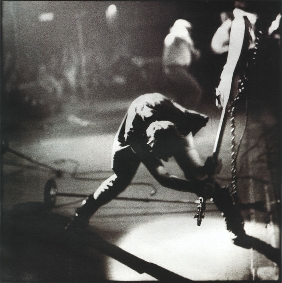 tizianacampodon's tweet photo. Paul #Simonon (The Clash)Epic Photo by Pennie #Smith
#donnecomecipare
@mariaireneali @normalerheld @marcarbonio @BSJazz @enri1734 @BlancLePoivre @Patrizia0758 @Rosa_vint @UweSteiner @comeDonQuixote @onir25 @NYCSnapped @Orny56 @inthemoodfortw @AsinoMorto @Didiluce @universictimes https://t.co/VHpmZNgUcc
