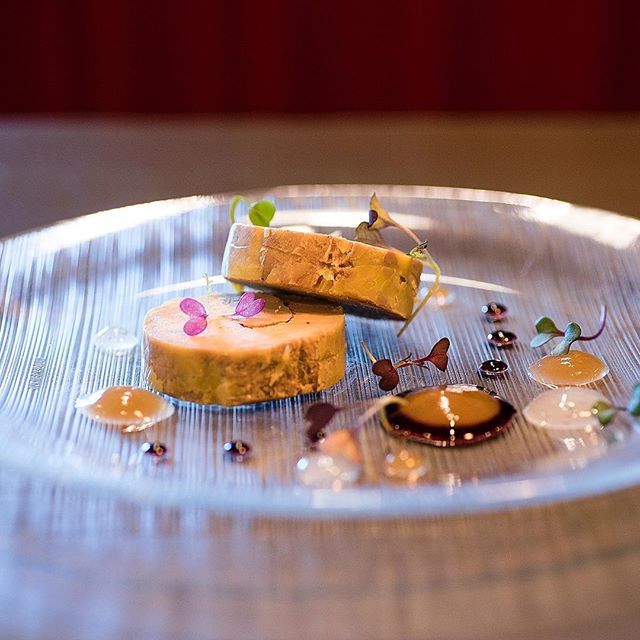 Aplomocadiz's tweet photo. Foie mi cuit. Delicadeza en el sabor, las guarniciones y en el emplatado. Una delicia para empezar 😉🥂 #cádiz #cadizfood #magiccádiz ----------------🍽--------------- #gastronomía #yummy #vscofood #hallazgosemanal #top_food_of_instagram #chefsofinstagr… https://t.co/w2BgfK2G93 https://t.co/MiGYeU0HLm