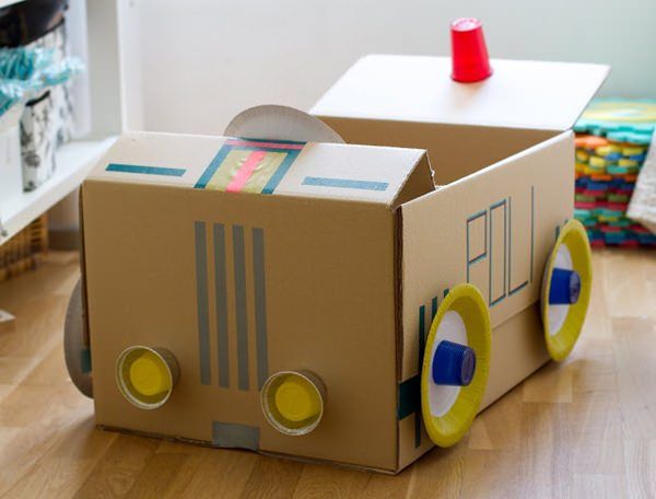 smallish_meme's tweet photo. 6 DIY con cajas de cartón https://t.co/KkEItRJhXA https://t.co/8cHKifQyd4
