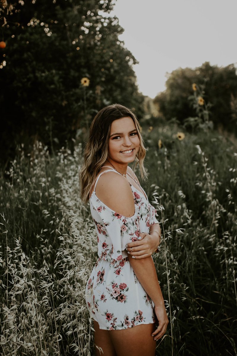 reegsrose's tweet image. senior sunday !! #52days