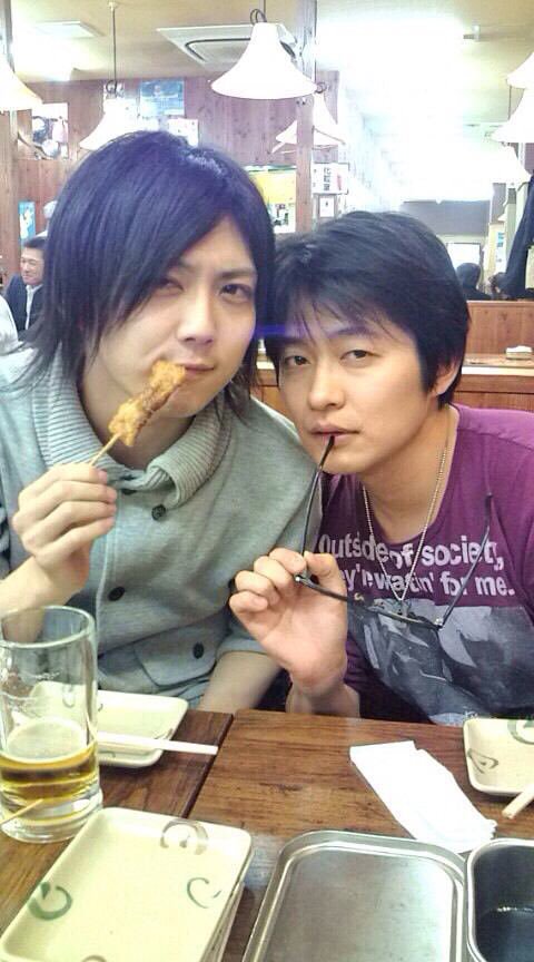 いとな アニヲタ兼sster V Twitter この2人まだ若いなぁー ゆうたんは何を食べてるのかな ひろたんは メガネを食べるのか 美味しいのかな てかゆうたん髪長い 梶裕貴 下野紘 しもかじ 梶裕貴好きな人rt 下野紘好きな人rt しもかじを愛してる人rt