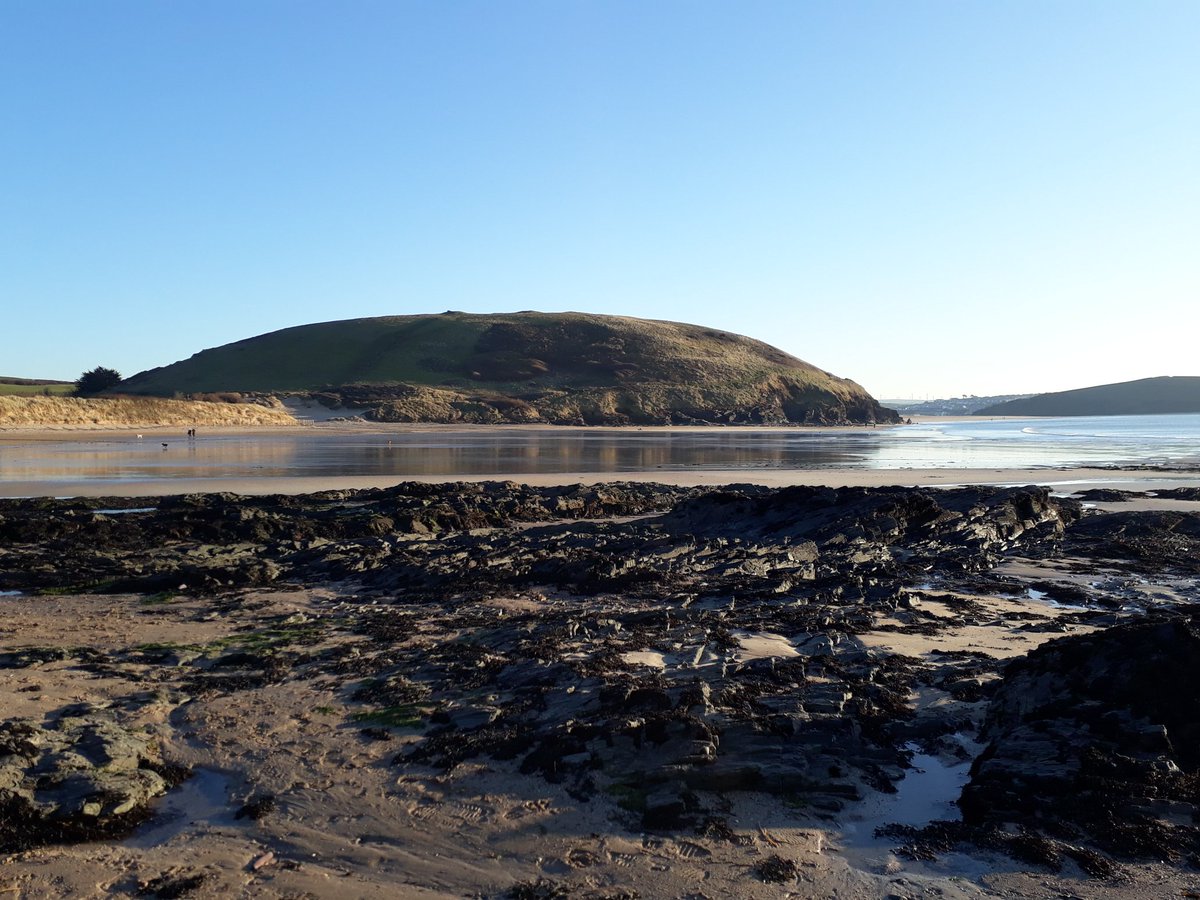 uniquelygem's tweet image. Stunning view, more digging and watchinng the sunset at Daymer Bay #ExploringCornwall #Beach
