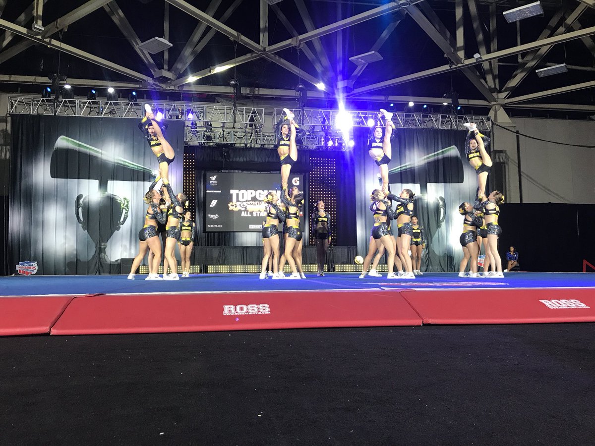 TopGunJags440's tweet image. Congratulations, Royalty - another ⭕️ deduction performance by our flight attendants of Royal Airlines!! ✈️💁🏼‍♀️#TGJags24 #OAFAAF #TheWorkIsWorthIt 💛🖤🐯