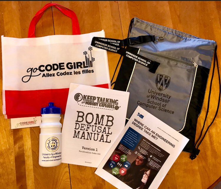 NLivingston_MSW's tweet image. Check out that swag! Cool interactive activities in #YQG this weekend at the #GoCodeGirl event @UWindsor with @ScienceUWindsor &amp;amp; @UWindsorENG. Love to see the promotion of #WomenInSTEM! 🧠🔥