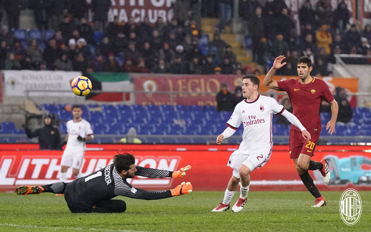 FT #Roma 0 : 2 #ACMilan  #ForzaMilan 😘😍⚽💪

Masih terjaga rekor Milan di tahun 2018 #unbeatean ⚽💪
Komentar kalian ?