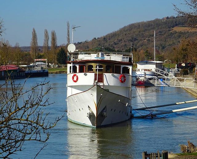 Ym78200's tweet photo. Port de @villedelimay 🛳🛥🌞 #limay #mantois #yvelinestourisme #yvelines #goodyvelines #port #instaport #bateau #nature #igerslimay https://t.co/gXiWxZJm0a https://t.co/S73c6HkGS9