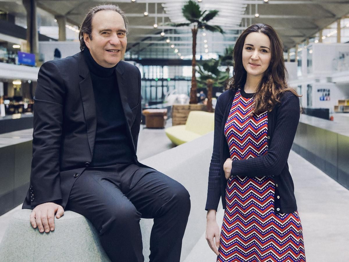 [FR] Xavier Niel et Roxanne Varza : https://t.co/UZ0UZH8vBO via @MadameFigaro < Une super interview de @Xavier75 et @roxannevarza. J'essayais de convaincre Roxanne de revenir dans la Valley quand Xavier lui a propose de diriger Station F. Elle a pris la bonne decision ;-). https://t.co/nZ0LbWJJJX