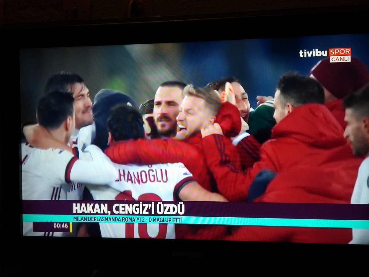 Üzmeyelim birbirimizi :) #RomaMilan #roma #milan <a href="/tivibuspor/">Tivibu Spor</a> <a href="/OfficialASRoma/">AS Roma</a> <a href="/acmilan/">AC Milan</a>