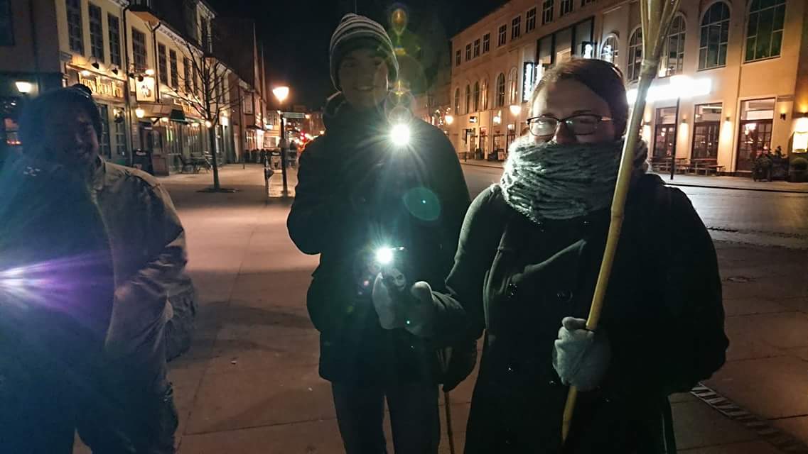 Light4Europe's tweet photo. Thank you to all the cool Danes who turned out for #ShineALight4Europe in Aalborg this evening 🇩🇰🇪🇺🇩🇰🇪🇺🔦😇 https://t.co/dLl2yMcODR