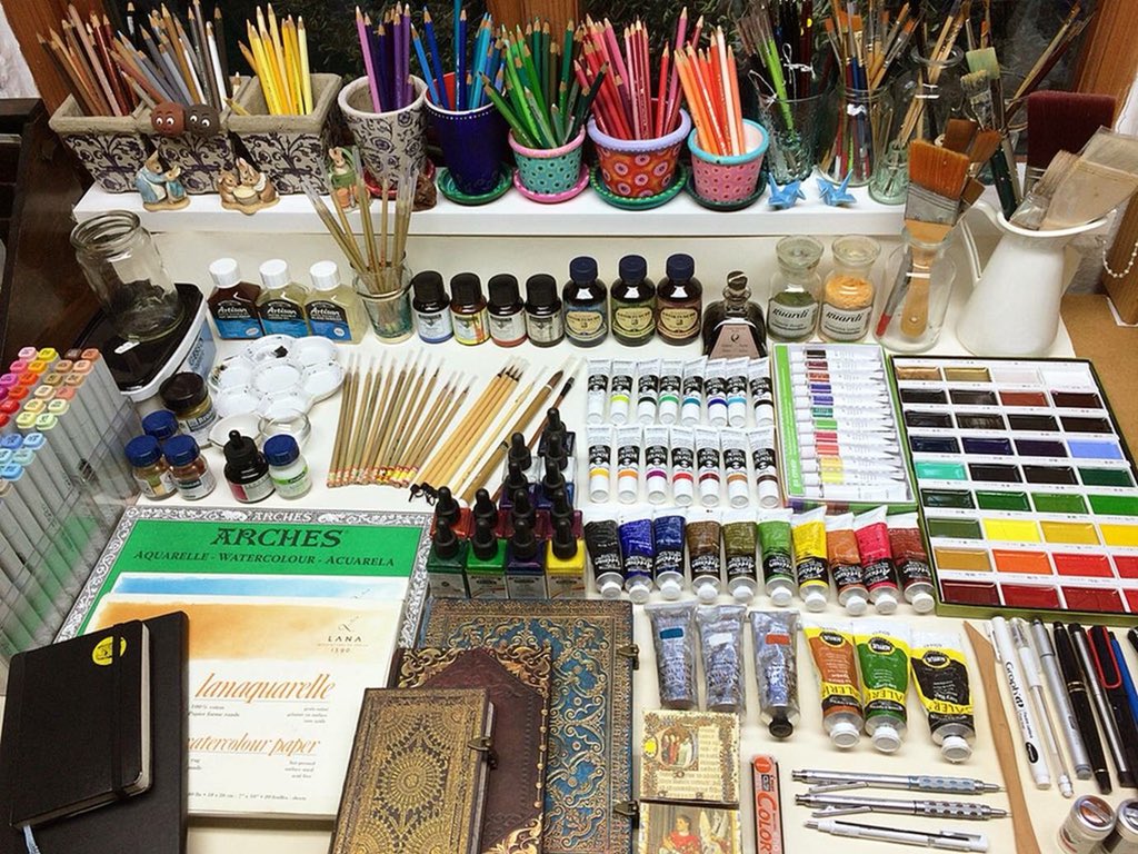 We love art supplies, right?
By Claudia Hahn 

#art #edeco #beautiful #color