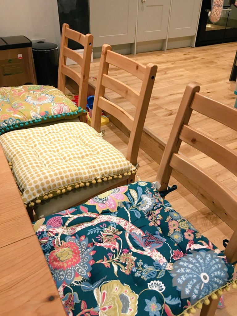MOSTbakery1's tweet photo. Looking forward to getting buns on seats with the new seat covers! #classesstartingsoon #mrshaleombhasbeenshopping https://t.co/mdGCHvahaw