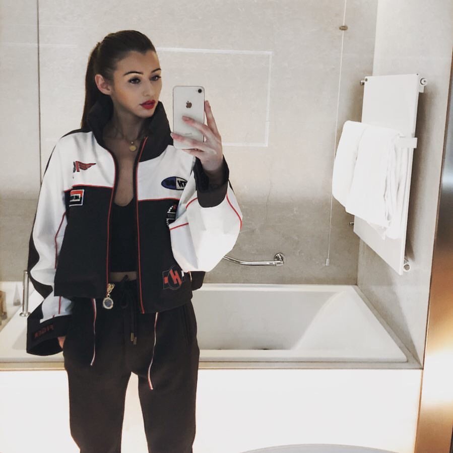 PastelCalder's tweet photo. Eleanor today 😍 #TOMMYxGIGI https://t.co/REcEgMMpth