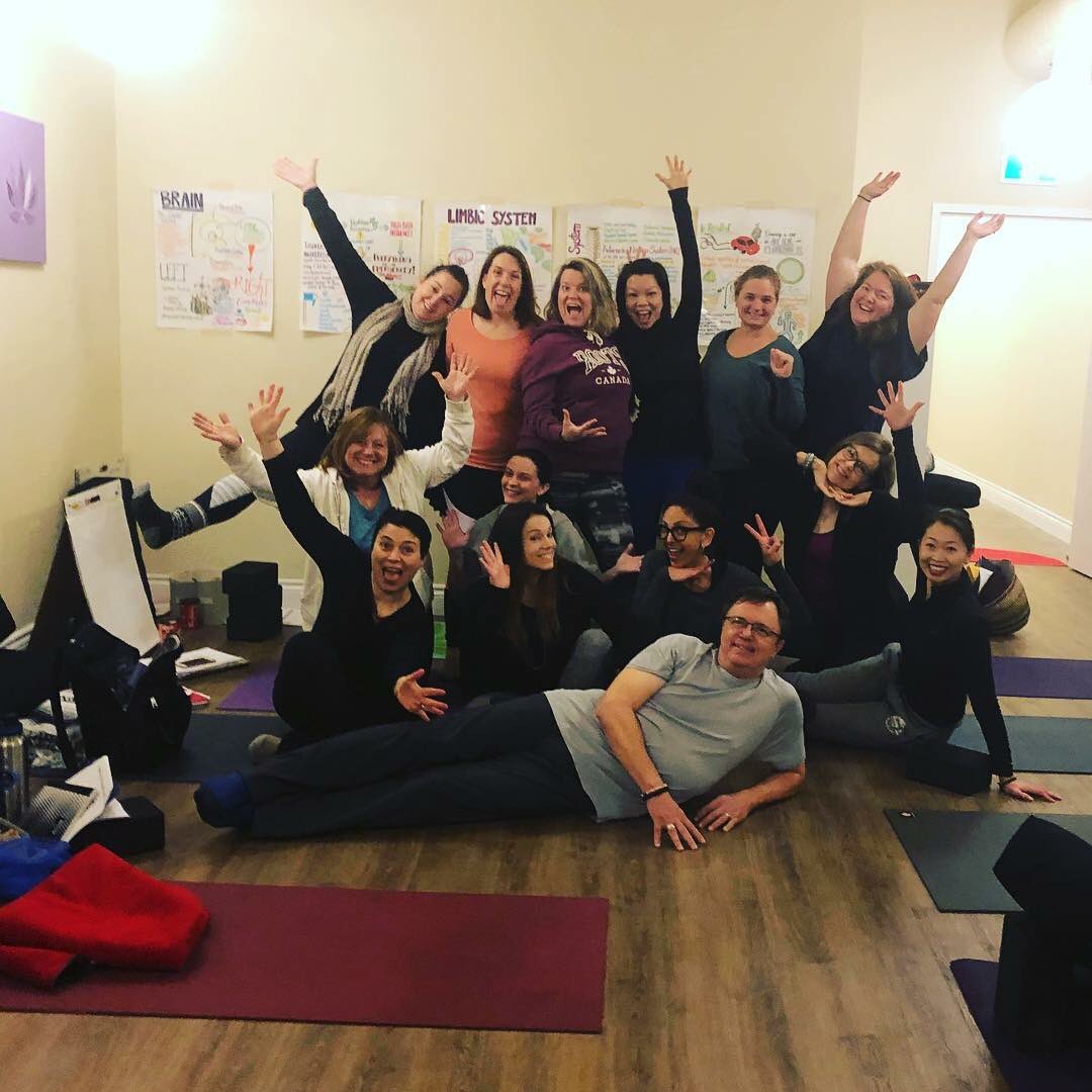 project_heroes's tweet image. Our 20 hour weekend teacher training is complete! #traumainformed #teachertraining #bodybased #poweryogacanada #citycentre #onedowndogatatime