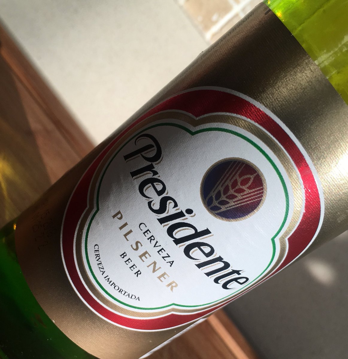 j3upr's tweet photo. Over to the Carribean island of Hispaniola for world beer number 56, Presidente from Dominican Republic 🇩🇴🌎🍺 Cervecería Nacional Dominicana #JamiesWorldBeers #Presidente #Cerveza https://t.co/QaE1e0D6LU