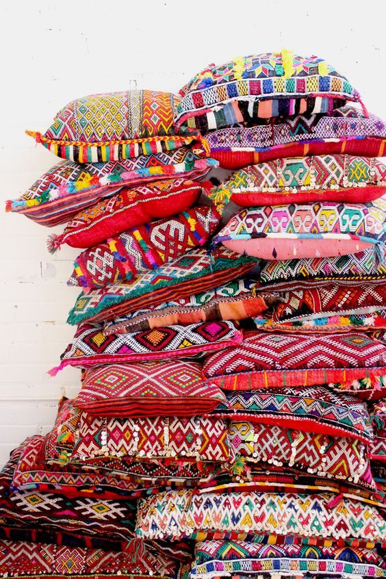 Firefly_au's tweet photo. Cushion dreams!! https://t.co/EkfCXGhz4X