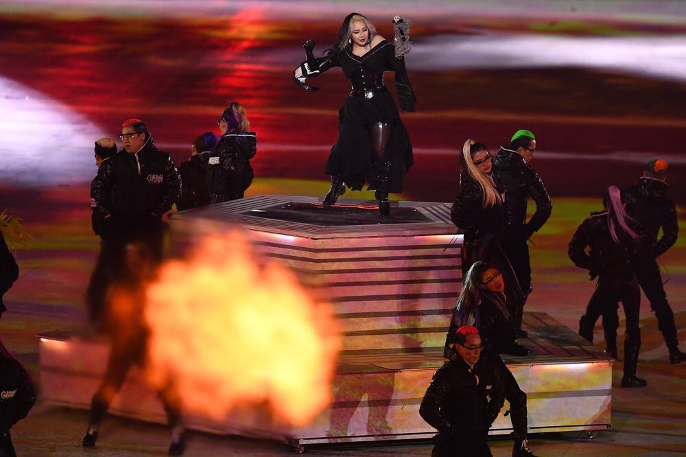 WeLoveChaerin's tweet photo. [PHOTOS 5] CL at Pyeongchang 2018 Olympics closing ceremony #CLatTheOlympics #CLreignsforever https://t.co/Z6WSnXSINH