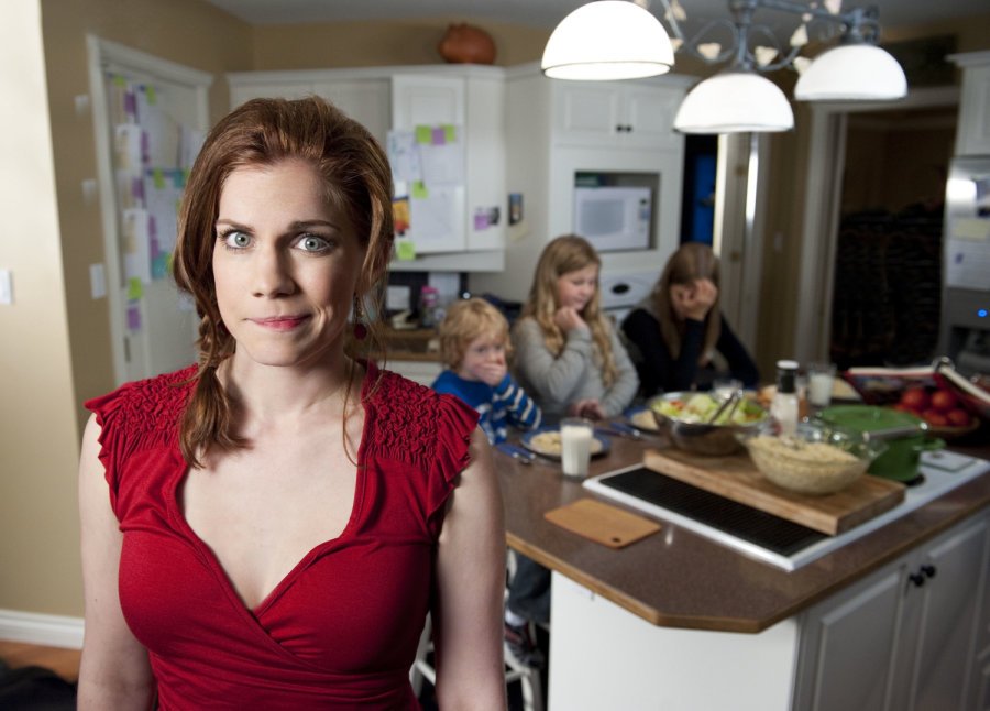 RaminSubzero's tweet photo. @AnnaChlumsky @HWarrenChristie ? @chelahhorsdal @SkovbyeTiera @JakobDavies @WilliamdeVry1 Loved #ThreeWeeksThreeKids I wish it had bloopers and a future sequel 😍😎🎭👩‍👧‍👦📺📱🏫😬🤔✈️🇫🇷🤨⚽️🙆🏽‍♀️🍲🙅🏽‍♀️💑 https://t.co/cIAh0ybZoR