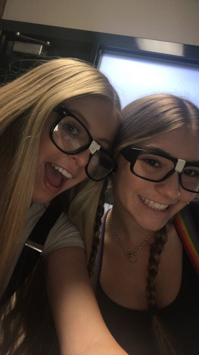 AllisonNicely's tweet photo. Happy birthday ej!!! Hope you had the best day ever you deserve it love you always💗💗 https://t.co/msf9d5pPmA