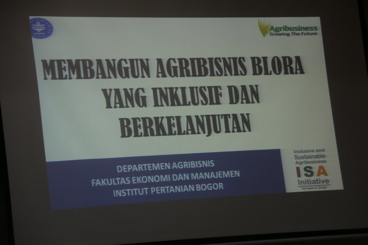 Senin (26/2/2018)
Bupati <a href="/Djoko_Arief/">Bupati&Wabup Blora</a> membuka Workshop "Membangun Agribisnis Blora yang Inklusif dan Berkelanjutan" bersama Mendag <a href="/bayukr/">Bayu Krisnamurthi</a> &amp; Fakultas Ekonomi &amp; Manajemen IPB Bogor di Setda Blora. WUjud tindak lanjut MoU Pemkab Blora dg <a href="/ipbofficial/">IPB</a> 

<a href="/AriefRohman838/">Arief Wabup Blora</a> <a href="/bdnrmj/">Bondan</a>