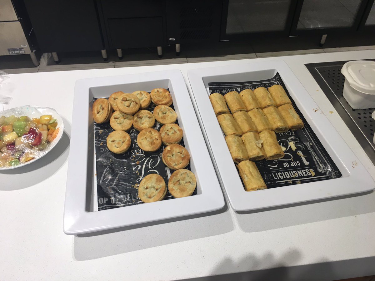 steve11green's tweet image. Good spread! #commbox