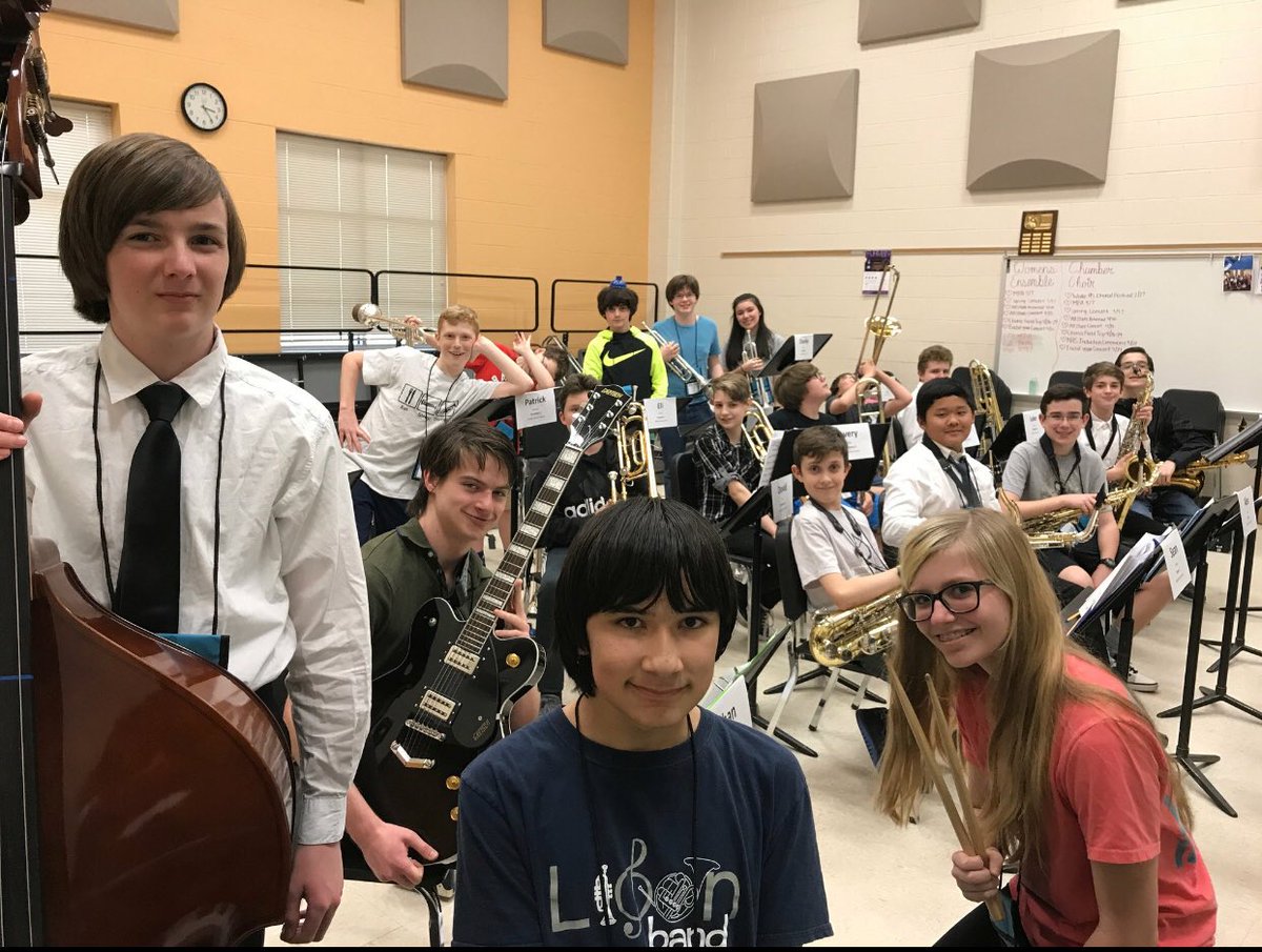 LigonBands's tweet photo. Very honored to be awarded Jazz Director of the Year by our NC Central Region Jazz Educators. My colleagues are the best so it’s truly an honor plus being able to direct the first ever middle school B Band in our Region was awesome! 
Jazz is a “thing” in NC! https://t.co/mM73j3cP0Q