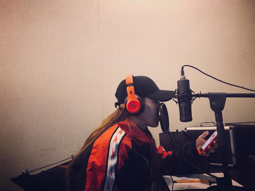 kardsnaps's tweet photo. [SOMIN INSTAGRAM] somin_jeon0822: 🎧🎧🎤오늘도 시작해볼끄으으으으나 https://t.co/hsSqOT5cXG #kpopsnaps https://t.co/IdsAtBcGvE
