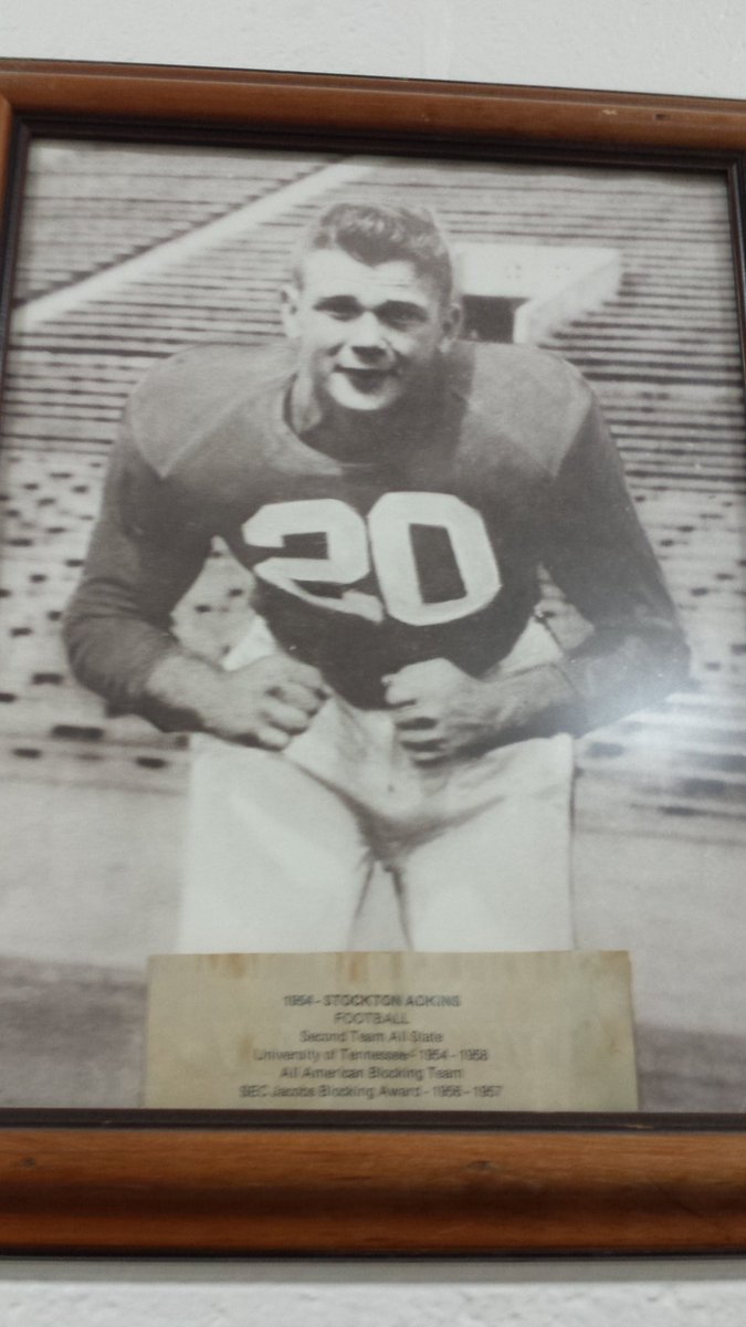 HuskerVol's tweet photo. Former #UnionCityTennessee High School athletes that attended The University of Tennessee: #Vols #GBO #TLCloar #MarvinPhillips #StocktonAdkins #CharlieForrest🏈 https://t.co/WSAdWwHrQt