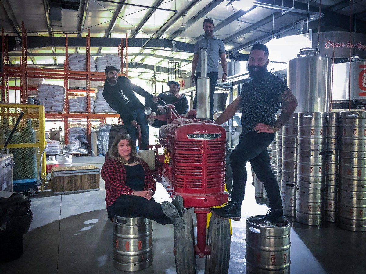 origintaproom's tweet photo. Last night was a hilarious night with these 5 amazing comedians! #LaughsandDrafts #drinklocal https://t.co/8bqEt9jAnP