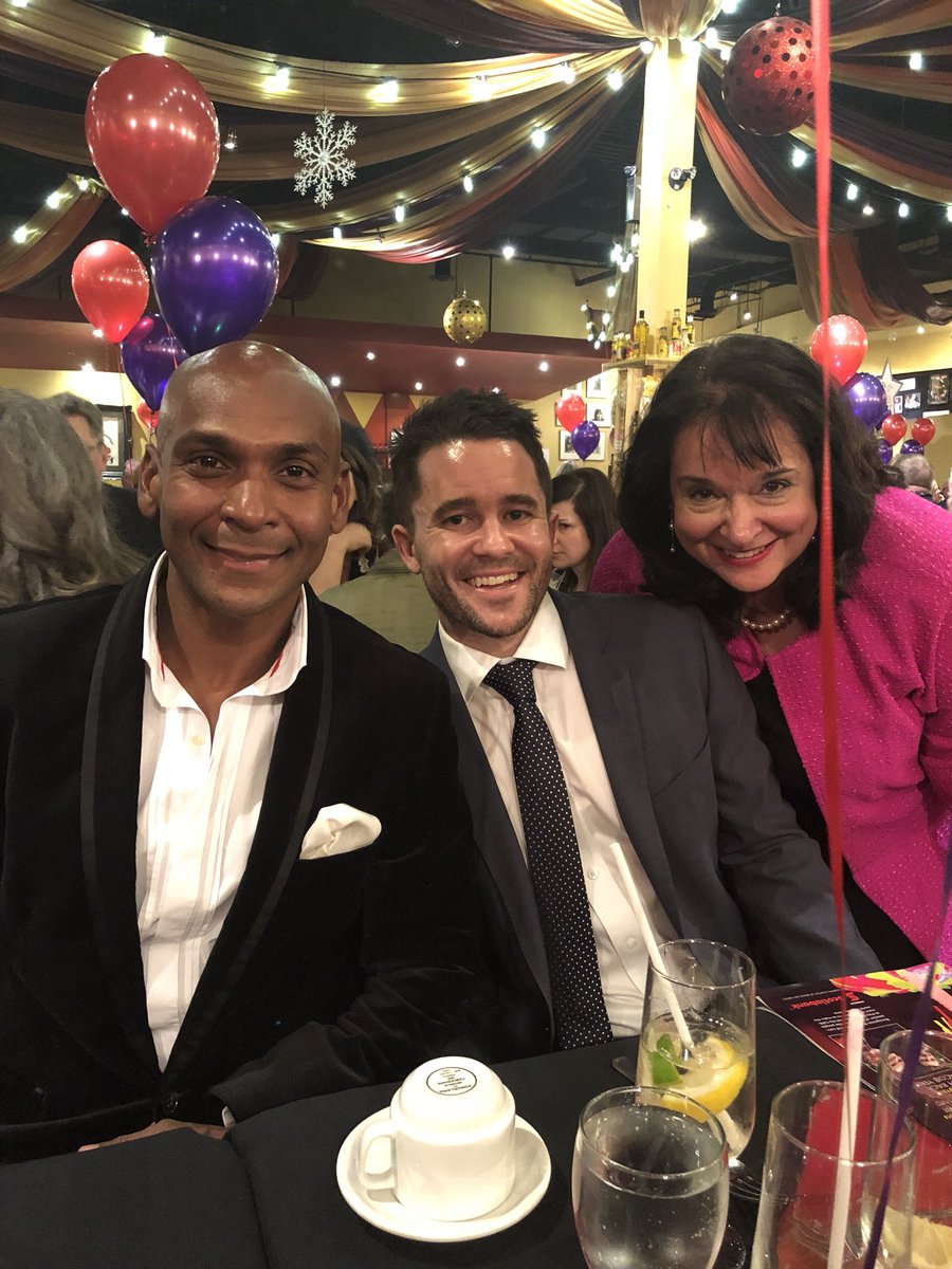 Al_ForeverProud's tweet photo. Daring To Be Great Award presented to Salah and Jacob! TD proud to support! #Clienthosting #Bankers #ProudToBeTD #philanthropy #community 💚 https://t.co/7xEC0SmqSb