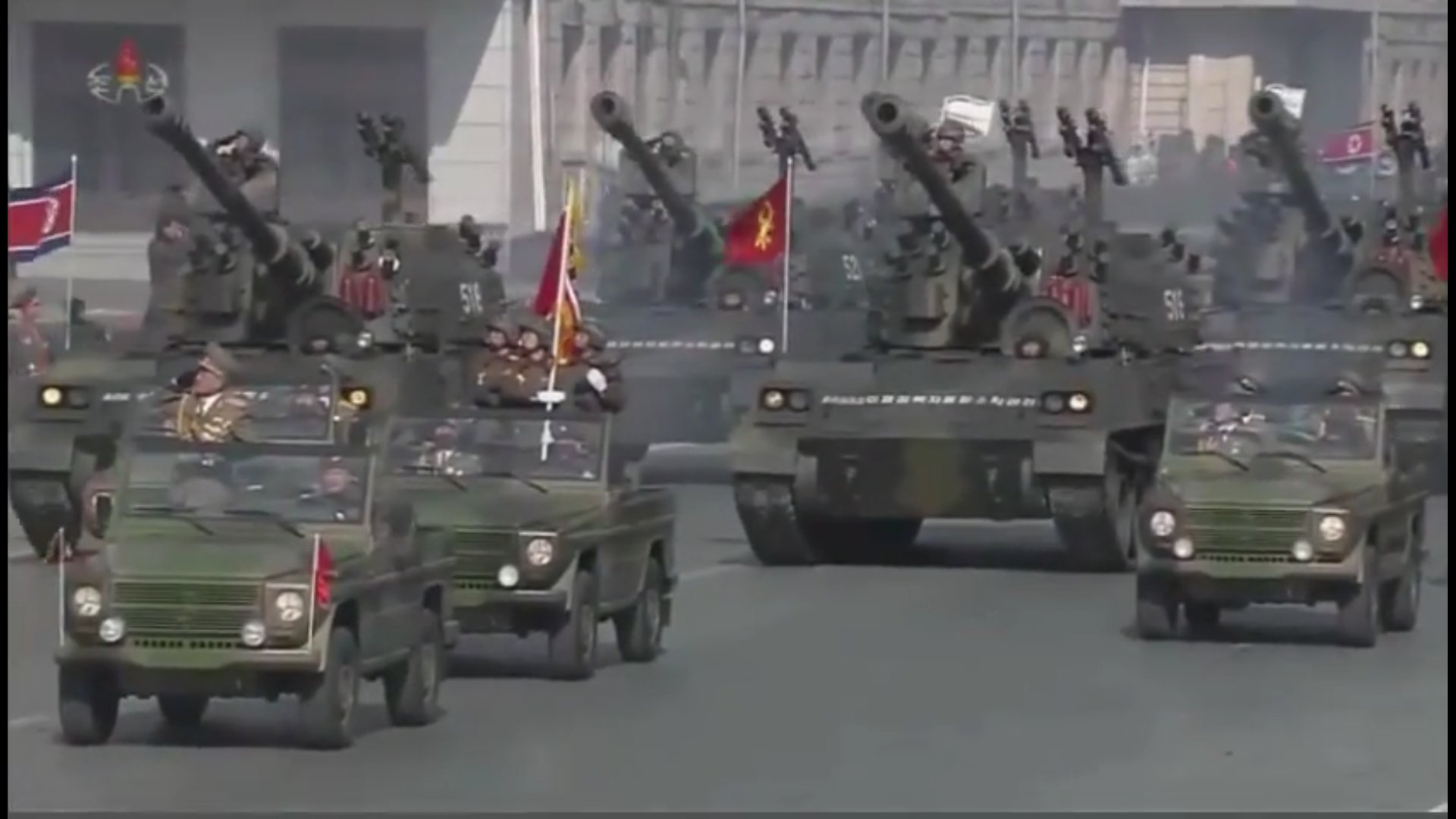 朝鮮人民軍bot メルセデス ベンツ230ge 元々軍用車両として企画されドイツでは81年から販売が開始された 軍事パレードにて先頭を務める T Co Hepbbyonmk Twitter