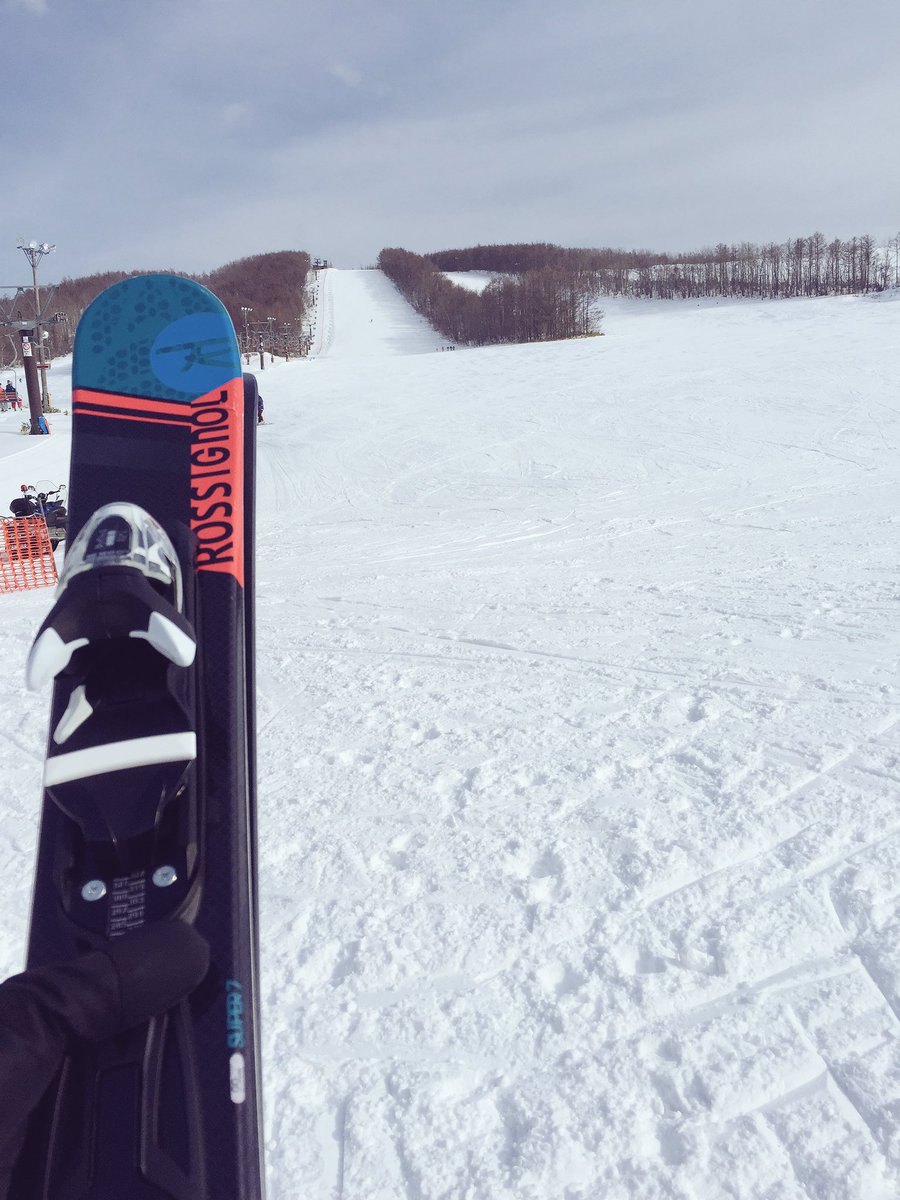 『天に続く道』に行く途中にスキー場見つけたからシバいてきた
コース少ないけど地味に雪質良くて楽しめました:DDD