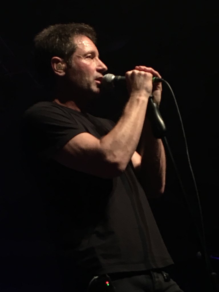 2018/02/25 - David at Anita's Theatre in Wollongong, Australia DW7RCnnVQAAWrVl