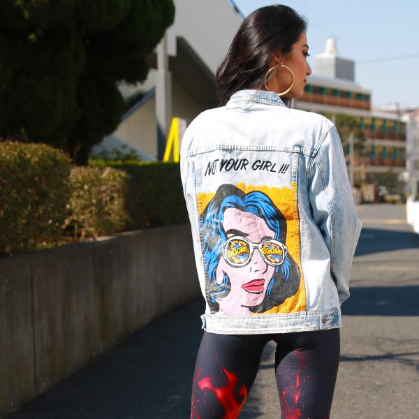 class_yokosuka's tweet photo. 新商品18A034のデニムジャケット💕
後ろのロゴがポイントのジャケットです😍💗
お色はDENIM BLUE・LIGHT BLUEの２色展開です🙌💗
何にでも合わせやすいですよ💕
ぜひ、店頭・オンラインにてcheckしてみてくださいね😎🖤
本日もお待ちしてます💕💜 https://t.co/cYeWYdel7K