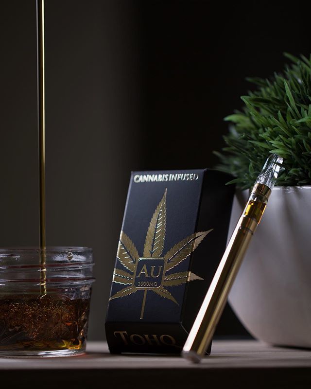 TOHQUP's tweet photo. End your Sunday by uplifting your spirits. Our premium distillates are free from all waxes, lipids and plant matter waste so that you can enjoy the purity and potency in every #TOHQ.
.
If you love our products, be sure to let us know on @weedmaps at : … https://t.co/ojsckHxGTE https://t.co/WzaChkWvzN