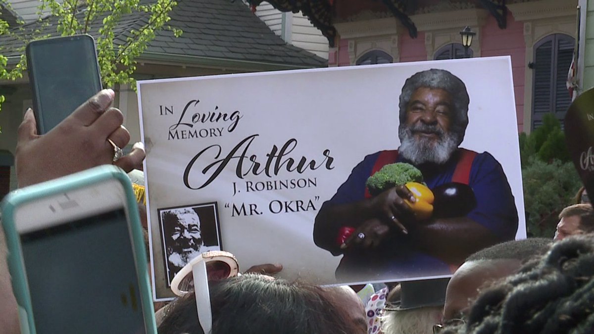 Saying goodbye to beloved fruit &amp; veggie man, Mr. Okra ow.ly/zkWp30iBJa4 #mrokra #mrokrafuneral #mrokrasecondline