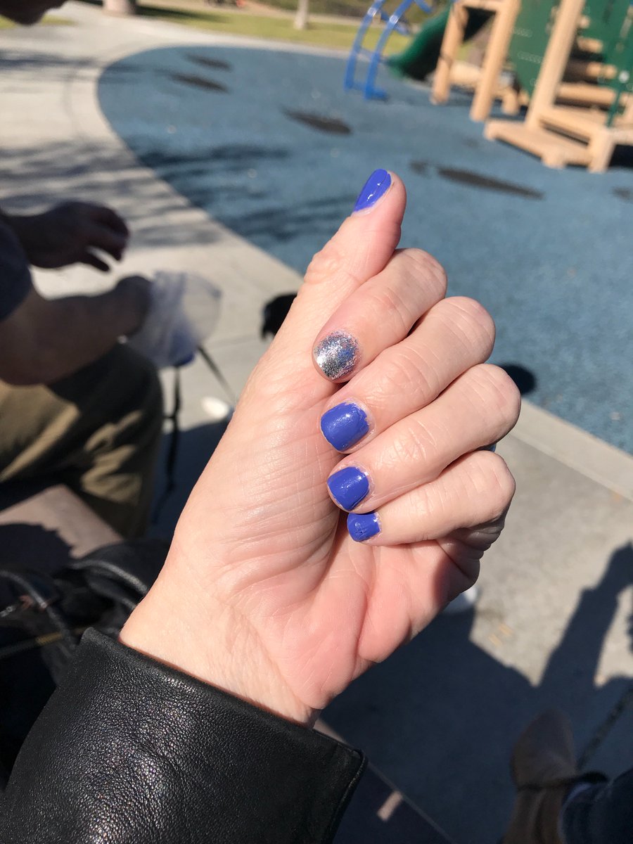 mommylonglegs78's tweet photo. Current af #nails #playgroundprincess https://t.co/dPszIOTI95