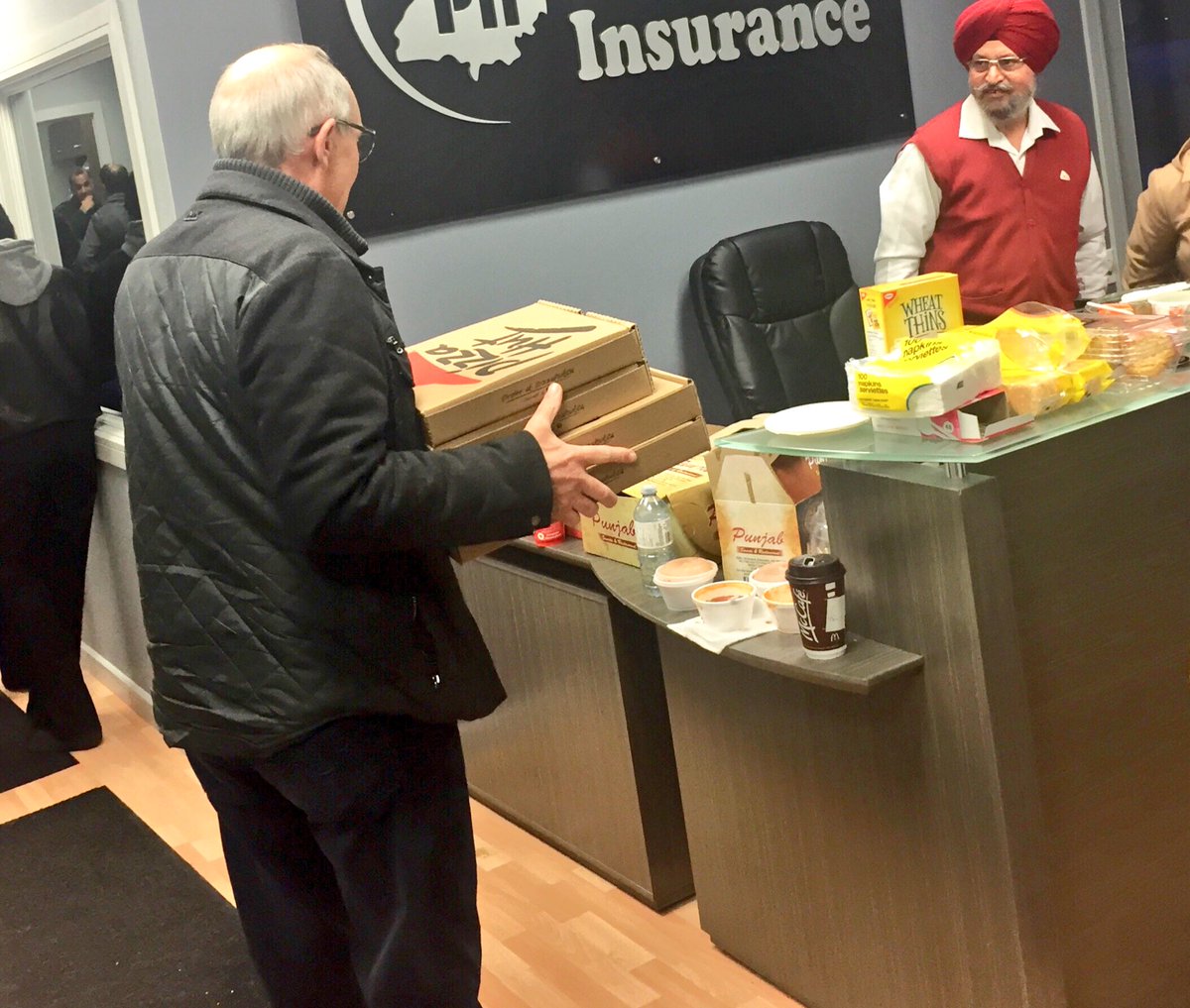 SMandel_AB's tweet photo. Pizza time for hardworking volunteers in #yeg. Online voting continues until Tues. at 5 pm. #abparty #apldr #mandelforAB #votemandel #abpoli https://t.co/lngASv2lYt