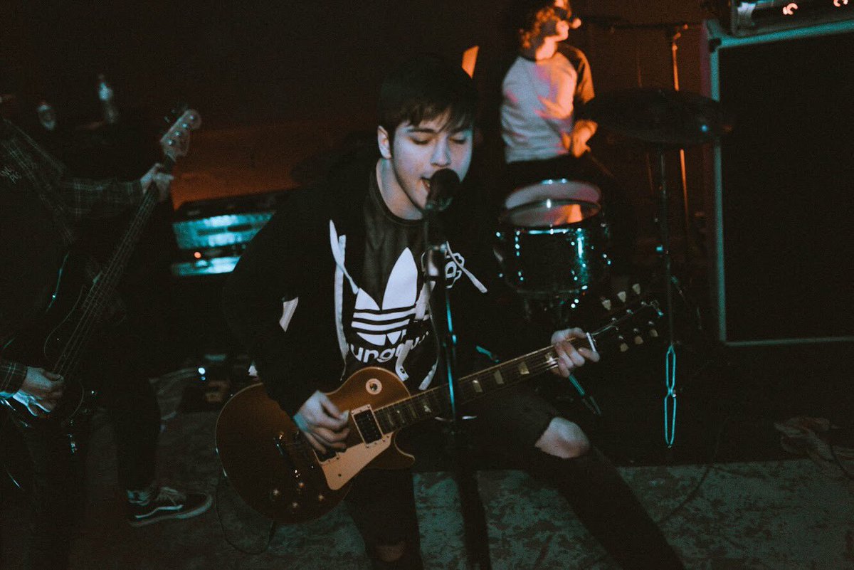 AboveItAllTx's tweet photo. El Paso, TX // 02.24.18
Last night of our run with @hungoverband tonight in Mesa, AZ. Come out and cry w/ us. 
📷: @NilesGregory https://t.co/9na1TEoerD