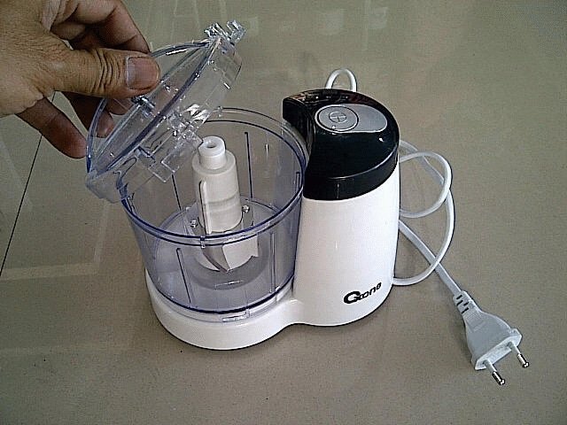 larismu's tweet image. Eco Mini Chopper menghaluskan Bumbu berbagai olahan makanan dengan cepat  Oxone OX-151

CS1: 082231233135
CS2: 0818218742
BBM: D14D61AD
WEB: larismu.com 

#oxone #blender #foodprocessor #HandBlenders #OX151 #PencincangBumbu #PencincangDaging
