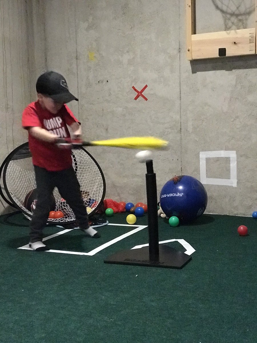 NedReierson's tweet photo. Happy Dad #firstbat #Fierce4yearold https://t.co/UtuJNjUvYC