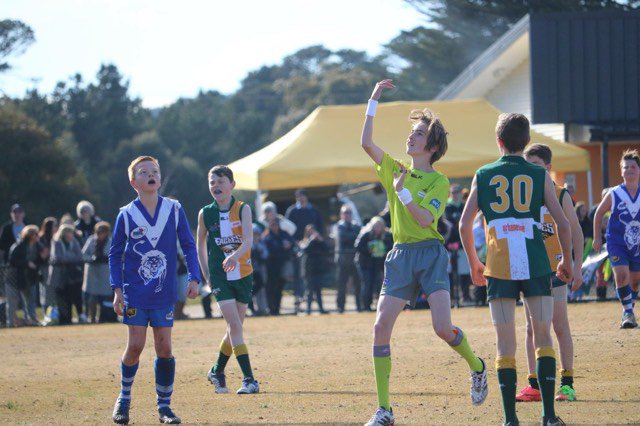 Riddell Umpires wishes to congratulate Bailey Hermit and Mitchell Howard on being selected as the 2018 Halftime Auskick Umpires. Both are 2nd year field umpires this year and have been chosen off a strong first year and junior finals campaign. Congratulations Bailey and Mitchell